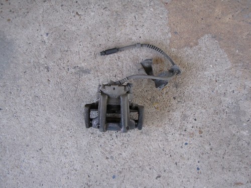 BMW 1er F20 F21 Bremssattel mit Bremsträger 22/284 vorne rechts 6850644