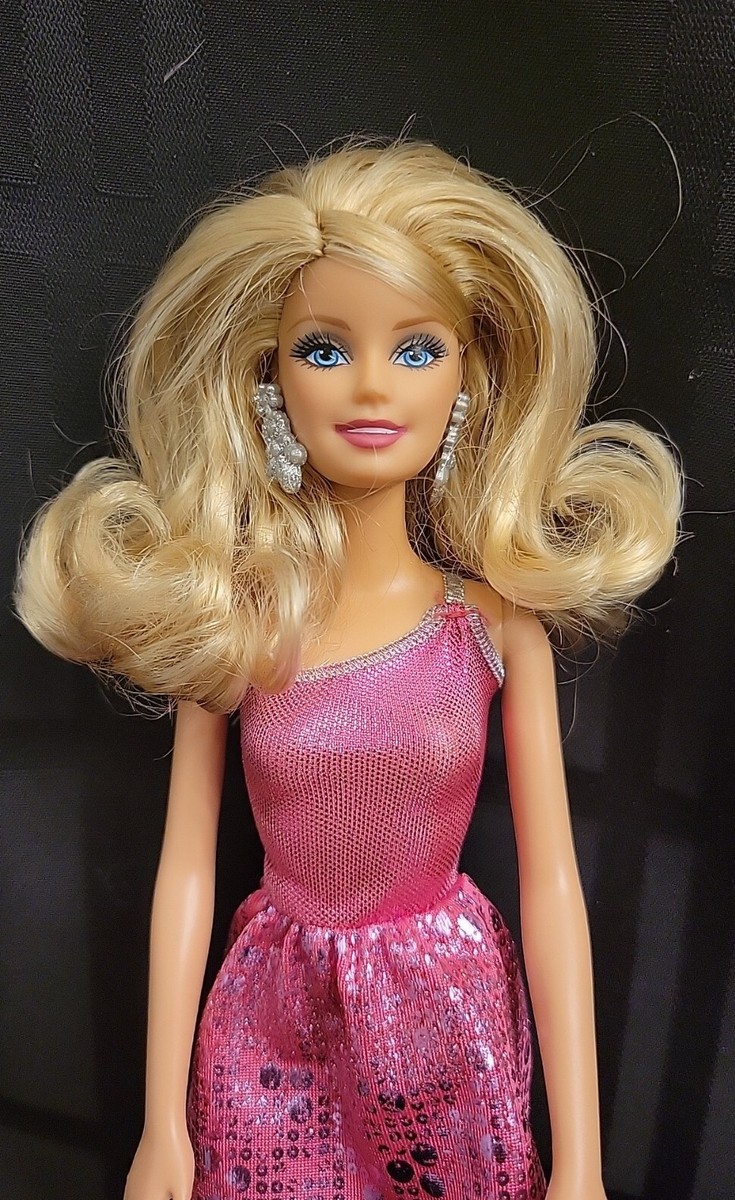 1136 Barbie 2010 Early Issue FASHIONISTAS Styles DOLL*pink