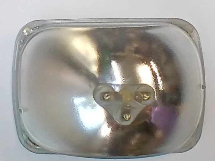 Faro rígido para camioneta Nissan D21 1986-1991 Foto 2 de 4