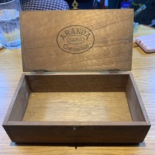 Empty Trinidad Wooden Cigar Box with Hinge, Coronitas ?Claro? ?Arom�ticas?
