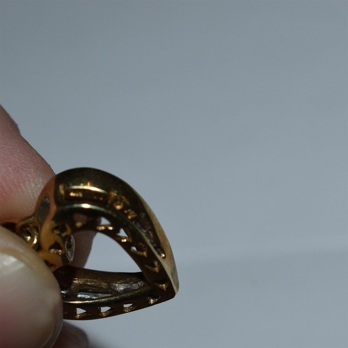 10k Yellow Gold Heart Pendant w/Baguette Diamonds ~ 2.3gr - Picture 7 of 8