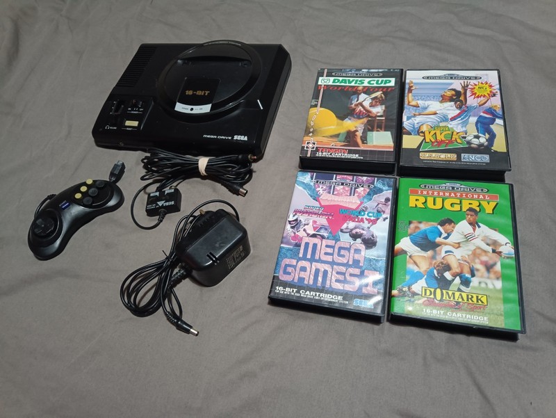 Sega Mega Drive 16-Bit Black Game Console With Leads Controller and 4 Games