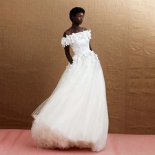 3D Flowers Wedding Dresses Off Shoulder Sleeveless A-Line Customized Bride Gowns