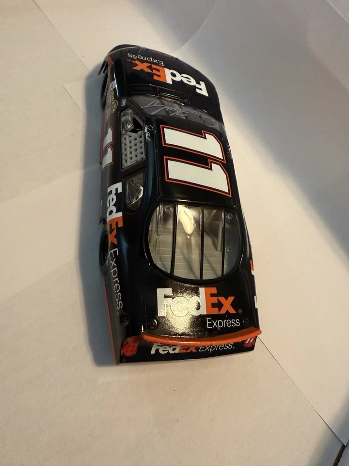 Denny Hamlin 2007 1/24 autografado super limpo 🔥🔥🔥🔥🔥 - Imagem 4 de 4