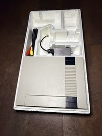 Consola Nintendo NES Action Set con caja original. Probado y funcionando