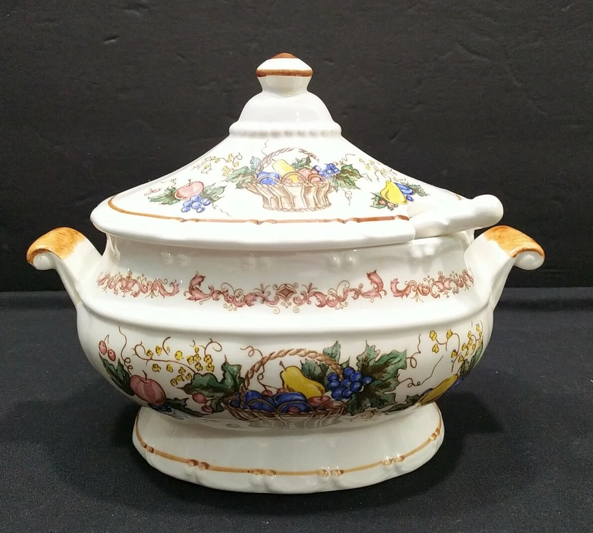 Vintage ceramic Gravy Sauce Boat Bowl Serving Dish W Lid & Ladle Japan basket