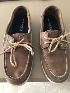 tan boat shoes boys