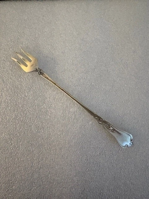 Tenedor de cóctel de plata esterlina Whiting Mfg Co 5 1/2" Geo.T Brodnax "B" monograma Foto 2 de 4