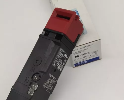 1PC new omron D4SL-N4QDA-D Safety Door Switch IN BOX FAST SHIP
