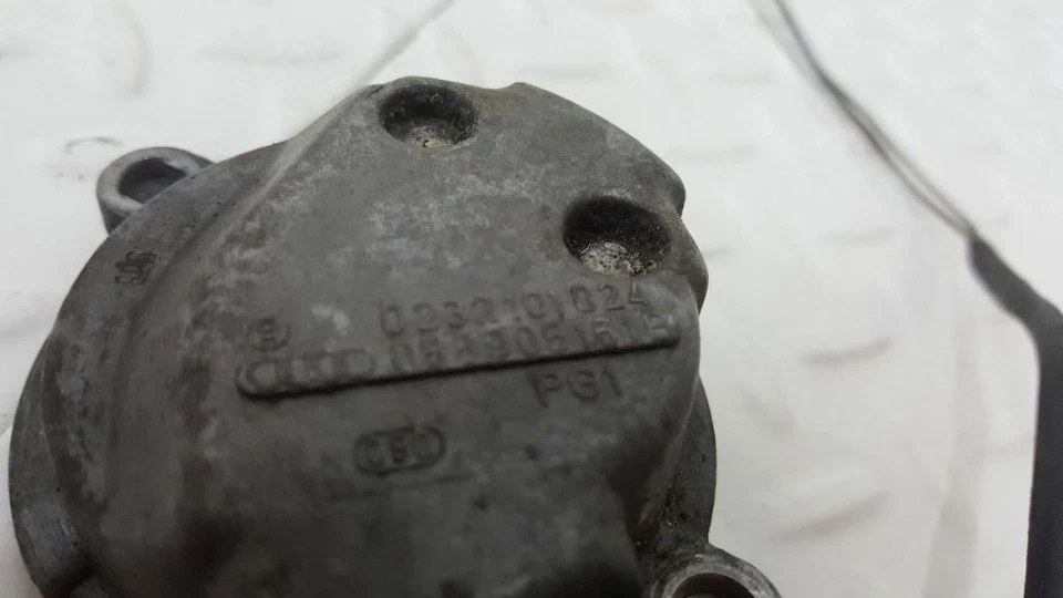 Sensor de posición del árbol de levas 00-02 Audi A4 Quattro Foto 2 de 4