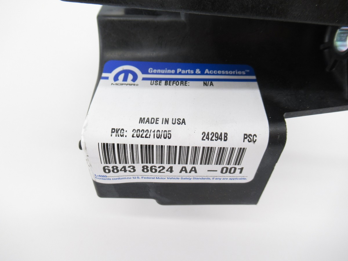 れ出品 Genuine Mopar Jeep 68438624AA Passenger RH Cooling Module Bracket
