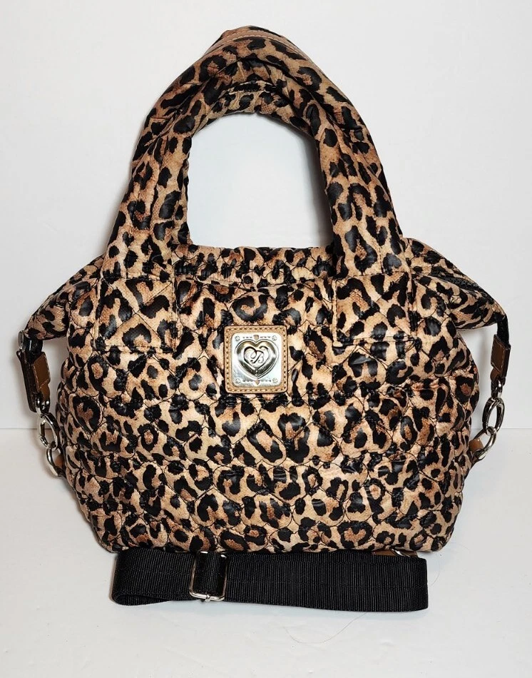 BOLSO DE MANO LIGERO BANDOLERA ACOLCHADA CORAZÓN A CORAZÓN BRIGHTON KAYDEN PASARELA $265 Foto 3 de 4