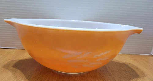 Vintage Pyrex Cinderella Wheat Pattern Mixing Bowl, #443  (2.5 Quart)