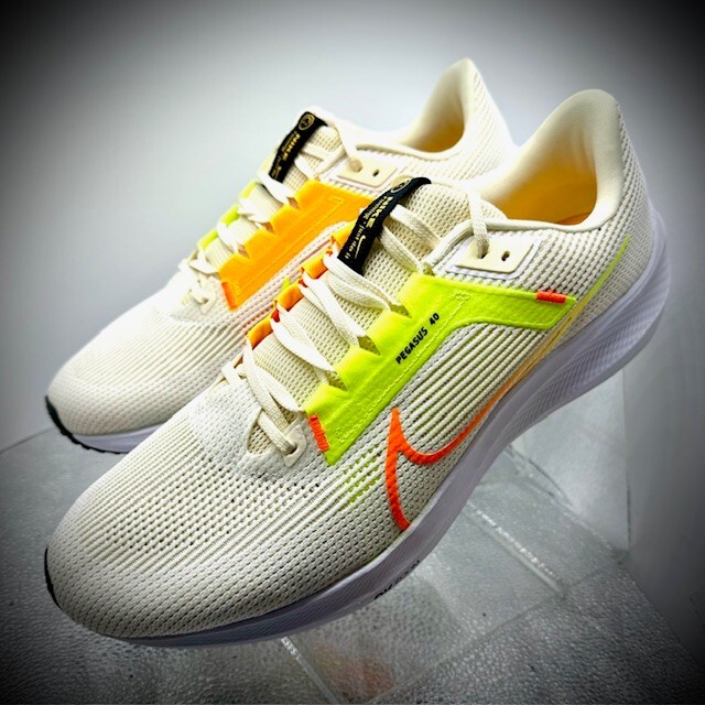 Nike Free ホワイト/イエロー ゴルフシューズ Nike ゴルフシューズ ホワイト/イエロー/ブラック - メルカリ
