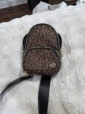 Lululemon Everywhere Sling Bag 2L Leopard Print