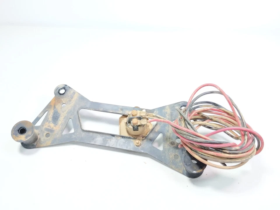 Soporte de montaje de toma de corriente eléctrica 14 Polaris RZR 4 800 (tablero) Foto 4 de 4