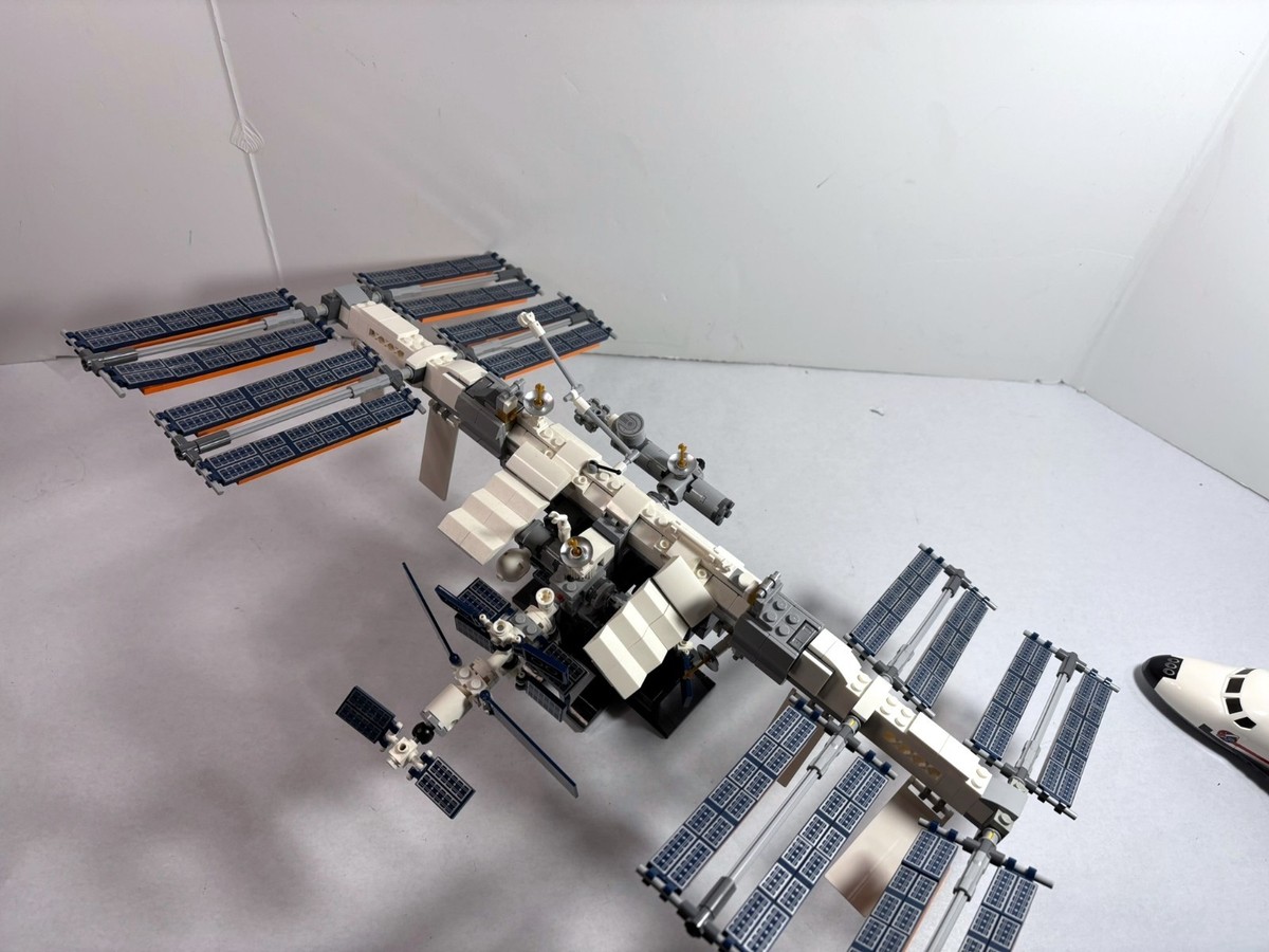 LEGO Space cuusoo: International Space Station 21321 (2020) +