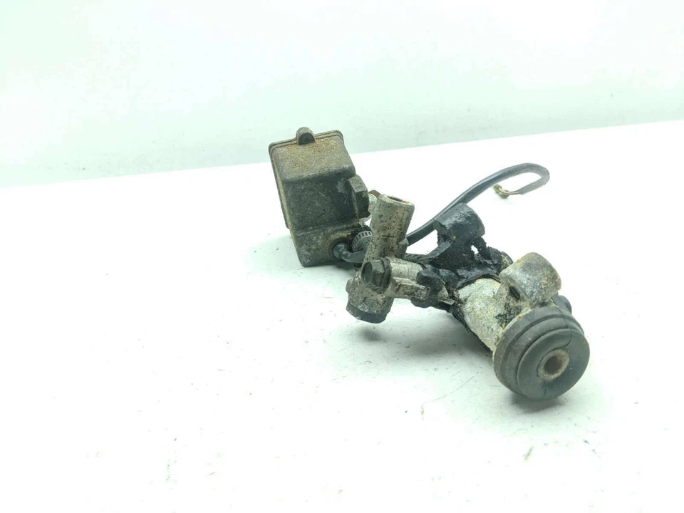 Cilindro maestro de freno trasero Yamaha Venture Royale XVZ1300 86-93 Foto 3 de 4