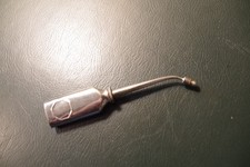 Antikes &Ouml;lk&auml;nnchen f&uuml;r N&auml;hmaschinen, verchromt. Langhals. Metall. Daumenpresse