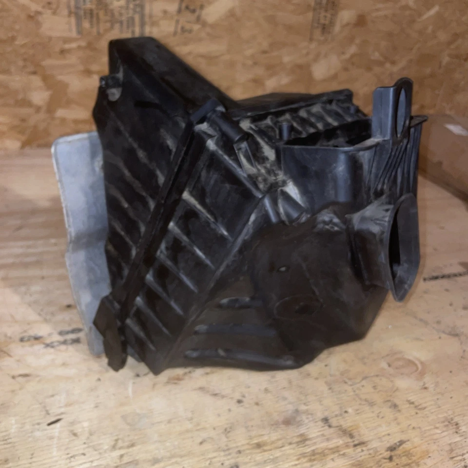 Caja de admisión de filtro de aire Audi A4 2005-2008 Foto 3 de 4