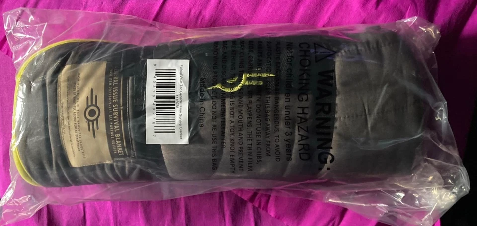 Fallout Vault-Tec General Issue Survival Blanket Outdoor Decke Neu&OVP - Bild 2 von 4