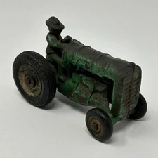 Vintage Antique Arcade Cast Iron Fordson Tractor Toy 273R Green with Driver