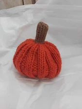 HAND KNIT CUSTOM MADE STUFFED PUMPKIN HALLOWEEN THANKSGIVING EASTER HOLIDAY GIFT