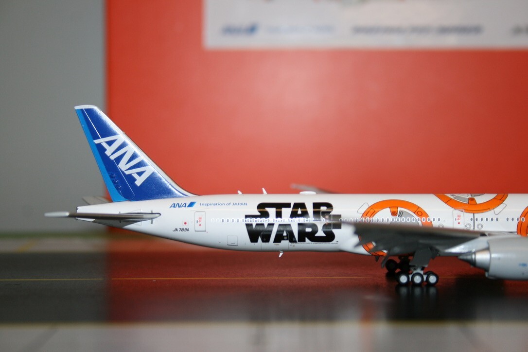 JC Wings 1:400 ANA Boeing 777-300ER JA789A (EW4773005A) 