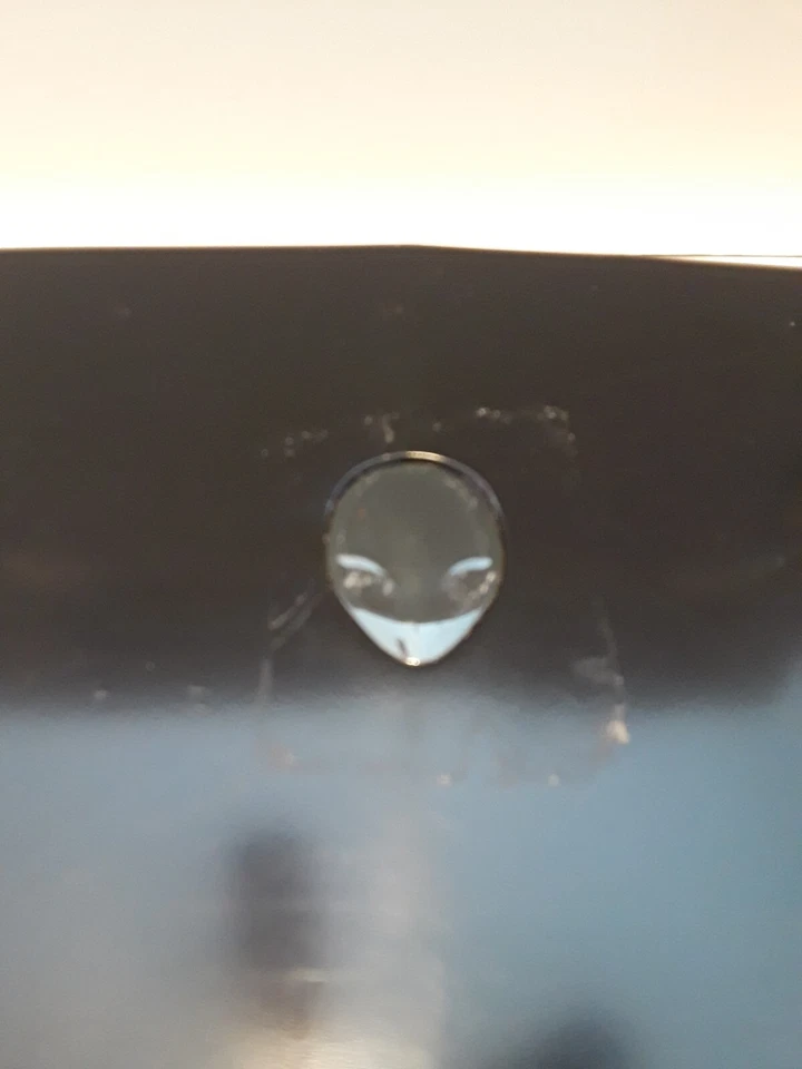 Alienware Laptop 13 1/2 Inch Screen Core i7 Windows 7 Parts or Repair - Image 2 of 4