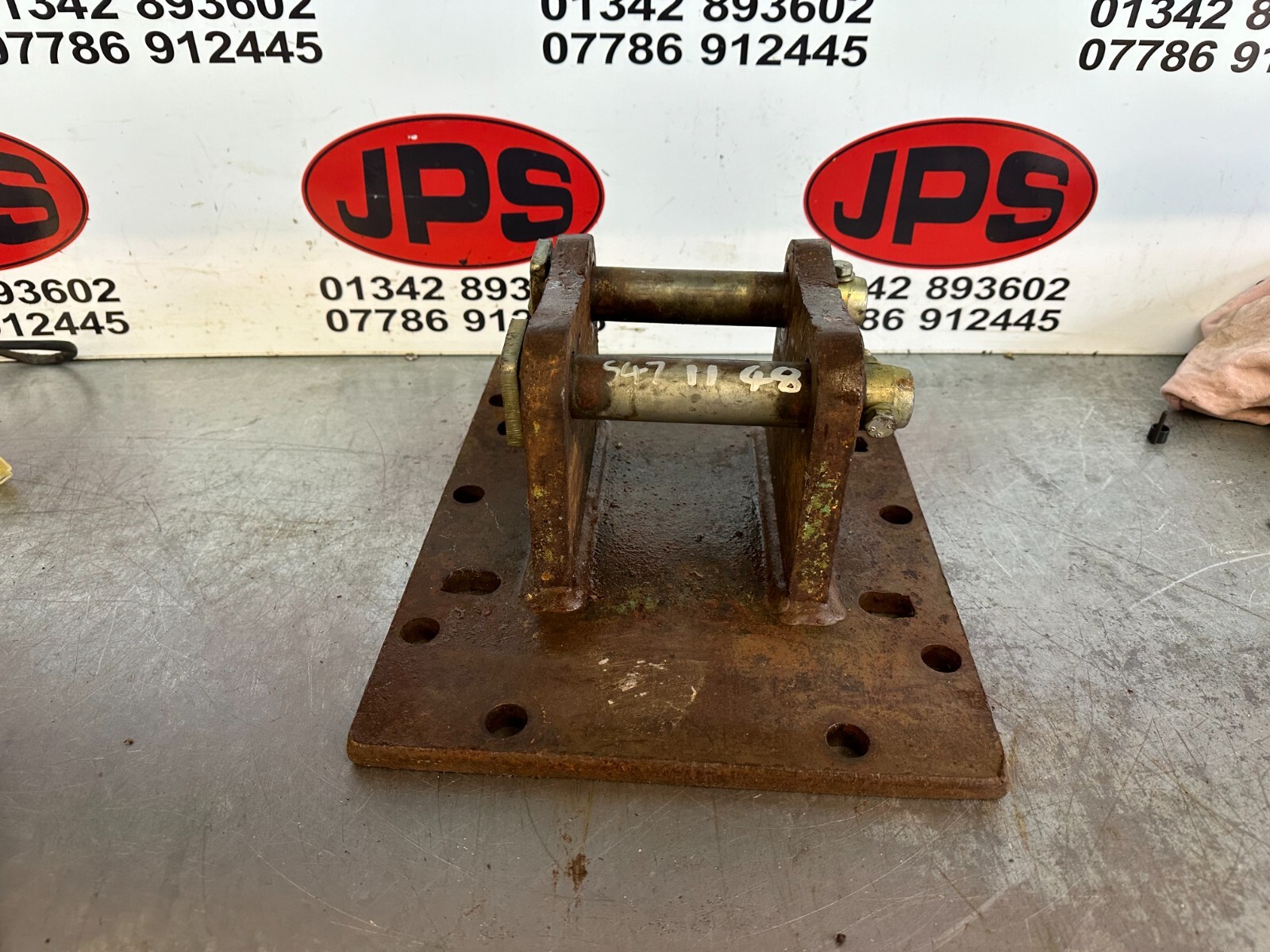Excavator breaker / attachment headstock 30mm pins... Yanmar V1017 £150