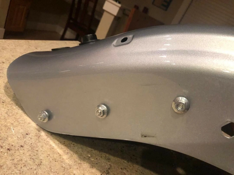 Guardabarros trasero Harley Davidson Touring OEM Barracuda plateado, brillante Foto 3 de 4