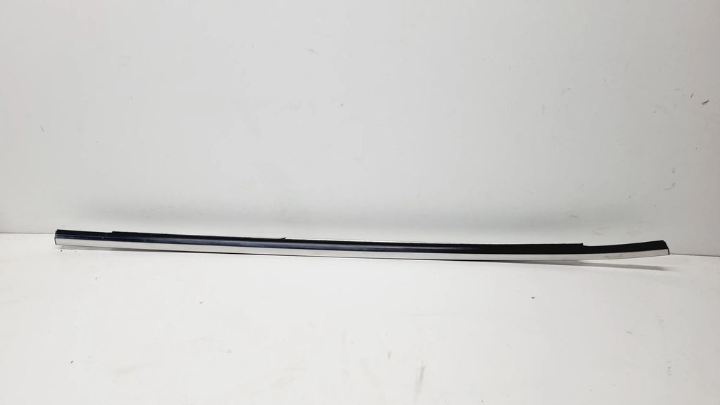 Nissan dazs 日産ダズ 2013 すべての部品が入手可能 2015 Nissan Pulsar Left Nearside door trim strip glass 828213ZL0A