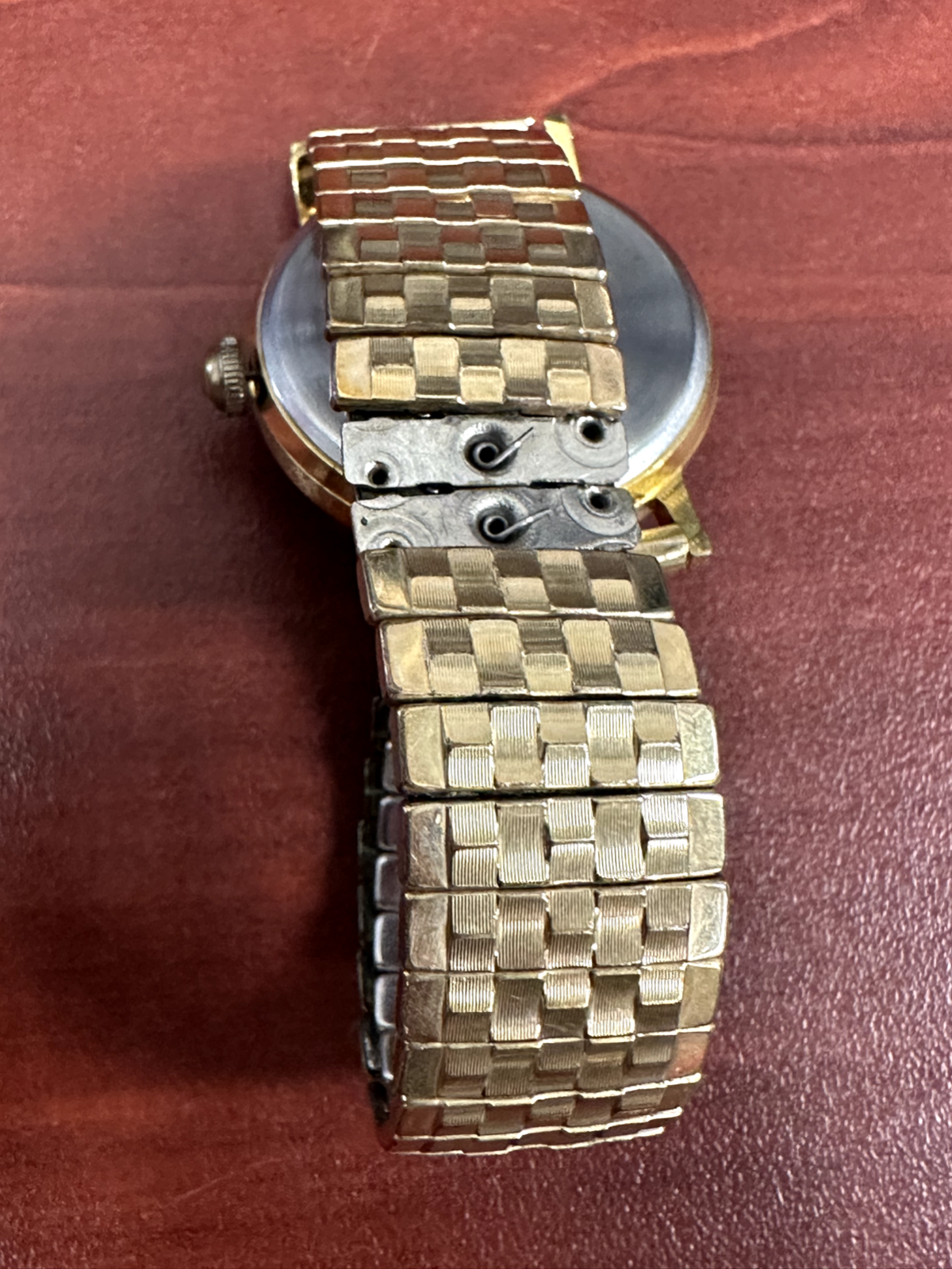 Vintage Men's Alben Ultra Flat 17 Jewels Gold Tone Wind Up Watch For