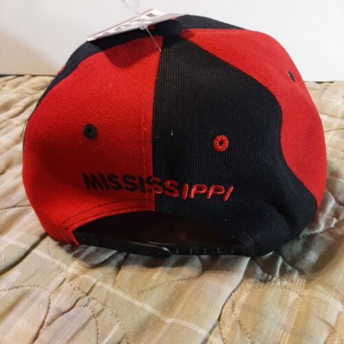 MISSISSIPPI KAPPE MÜTZE REG. PROFIL SCHWARZ & ROT FLATBILL DRUCKKNOPFLASCHE - Bild 4 von 9