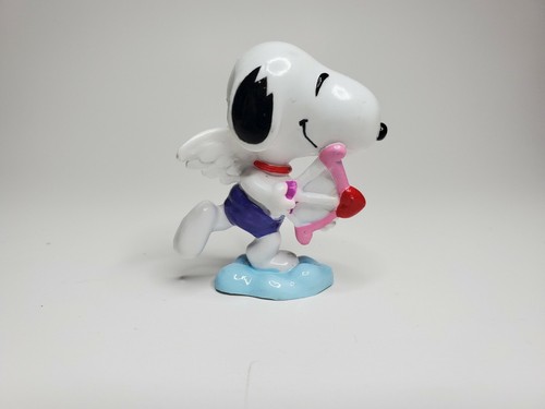 PEANUTS Collectible, Cupid Snoopy with Bow & Heart Arrow Figurine. By UFS, Inc. - 第 1/8 張圖片