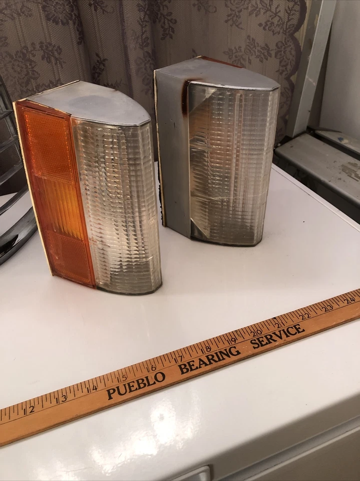 70’s Lincoln Continental FRONT LEFT/ RIGHT CORNER LIGHT BEZELS & LENS - Image 3 of 4