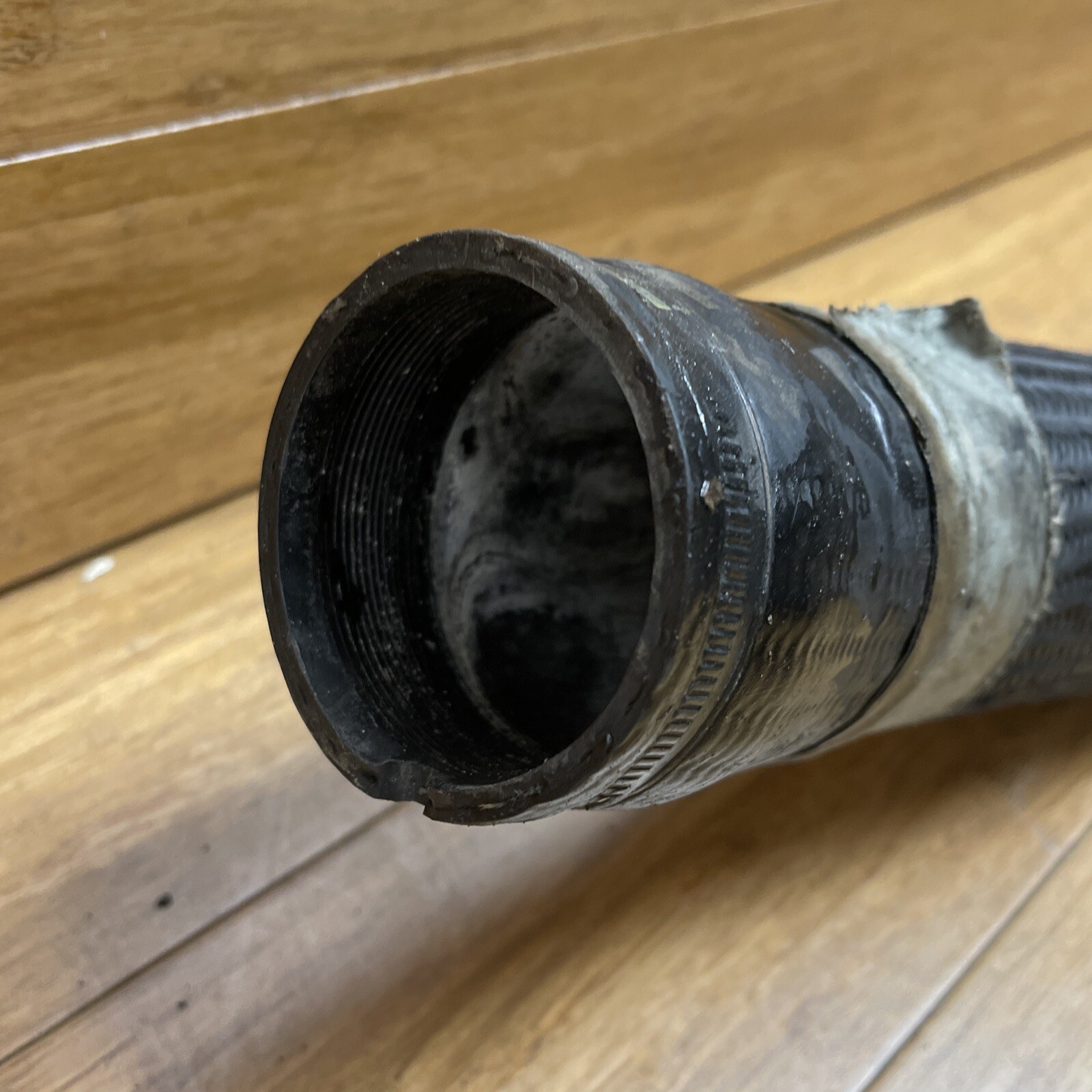2014-2020 Maserati Levante Ghibli 3.0L Air Inlet Intake Duct Tube OEM