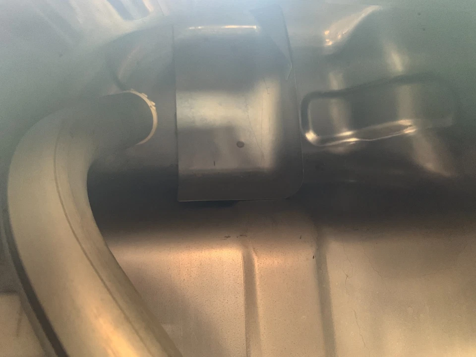 Mazda Miata 2001-2005 OEM tanque de combustible de gasolina bote de carbón juego de cuello de llenado 01-05 Foto 2 de 4