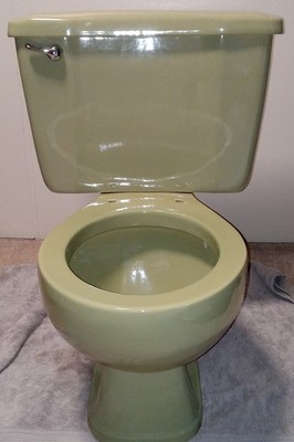 Dixie 1968 MCM  Avocado Green Toilet Bowl, Tank, and Lid EUC