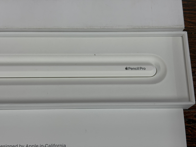 Apple MX2D3AM/A Pencil Pro - White - Excellent Mint Condition