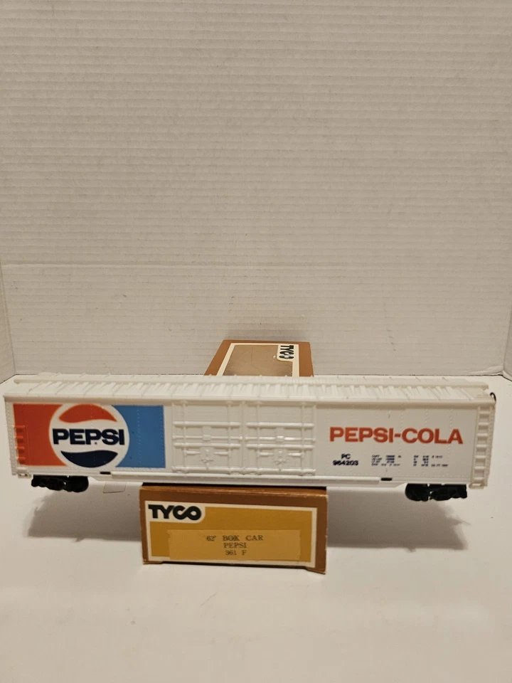 TYCO HO PEPSI & COCA COLA 62' BOX CAR & TANK CAR BOXED - Image 4 of 4