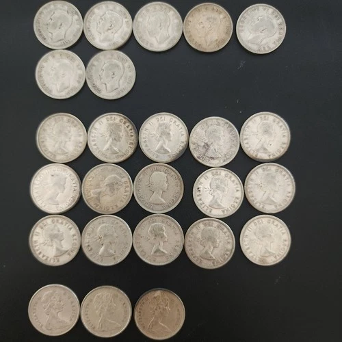 BULK LOT of 25 CANADIAN SILVER 25 CENTS COINS .800 $6.25 face value Junk