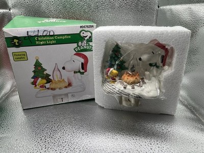 2011 Peanuts Christmas Flickering Campfire Night Light W/Snoopy & Woodstock