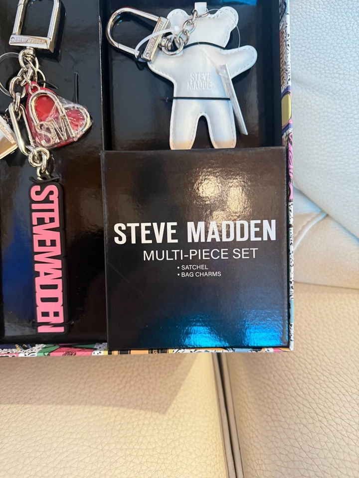 NOVO COM ETIQUETAS CAIXA STEVE MADDEN BNIKO CONJUNTO DE PRESENTE SATCHEL BOLSA TIRACOLO BERLOQUES CHAVEIRO PRETO - Imagem 4 de 4