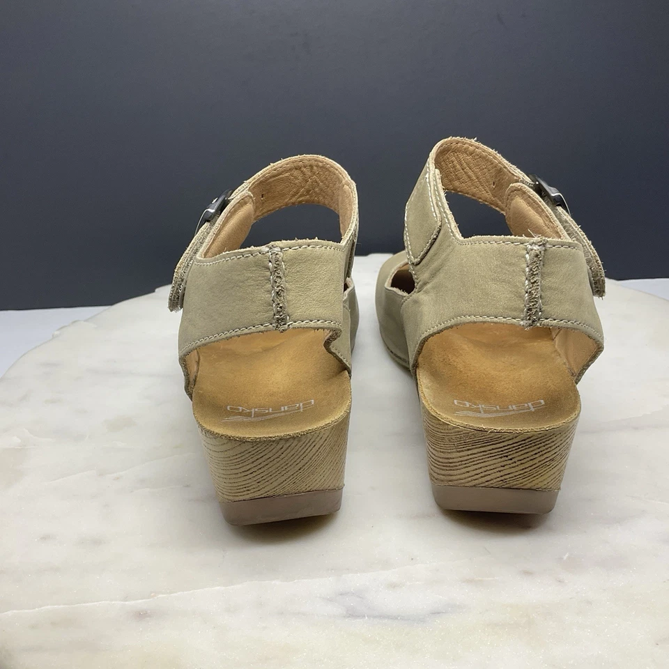 Sandalias de tacón de cuña Dansko Tiana para mujer talla 8,5-9 EU 39 nobuck bruñido caqui Foto 4 de 4