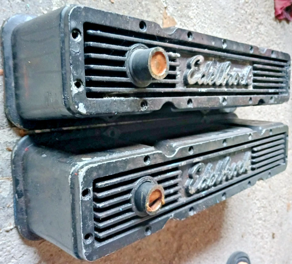 EDELBROCK ELITE SBC ALUMINUM TALL FINNED VALVE COVERS  + GASKETS BLACK NICE!!! - Image 2 of 4