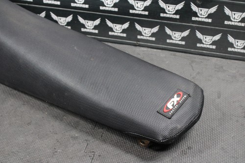 2006 YAMAHA 05-06 WR250F WR450F OEM SEAT SADDLE 5TJ-24710-C1-00 - Picture 2 of 17