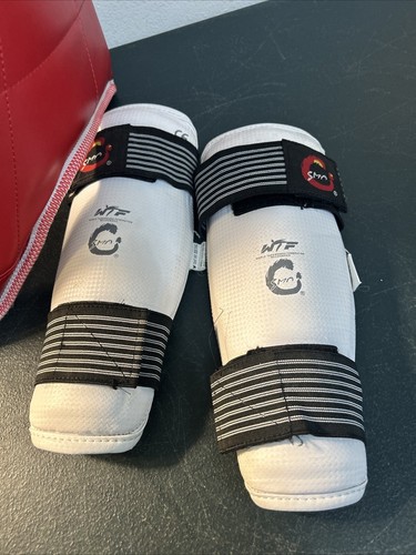 Taekwondo sparring gear WTF Approved Guards Size Small - Picture 2 of 8