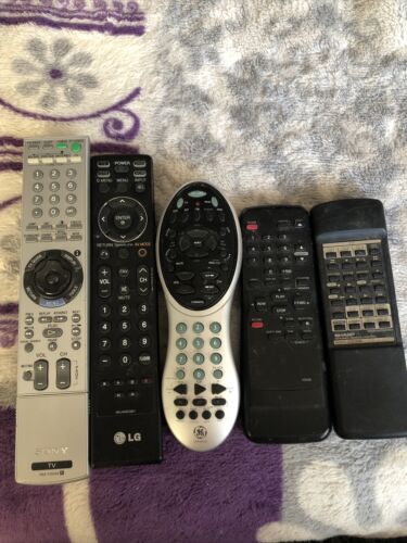 Various Remote Controls for Home Electronic Products Used (5).  C-1-2.5 - Afbeelding 1 van 6