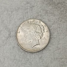 1922 P $1 Peace Dollar ~ 90% Silver Coin !